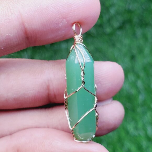 Hexagonal Aventurine Quartz Healing Crystal Pendant, BS41075 - Picture 1 of 9